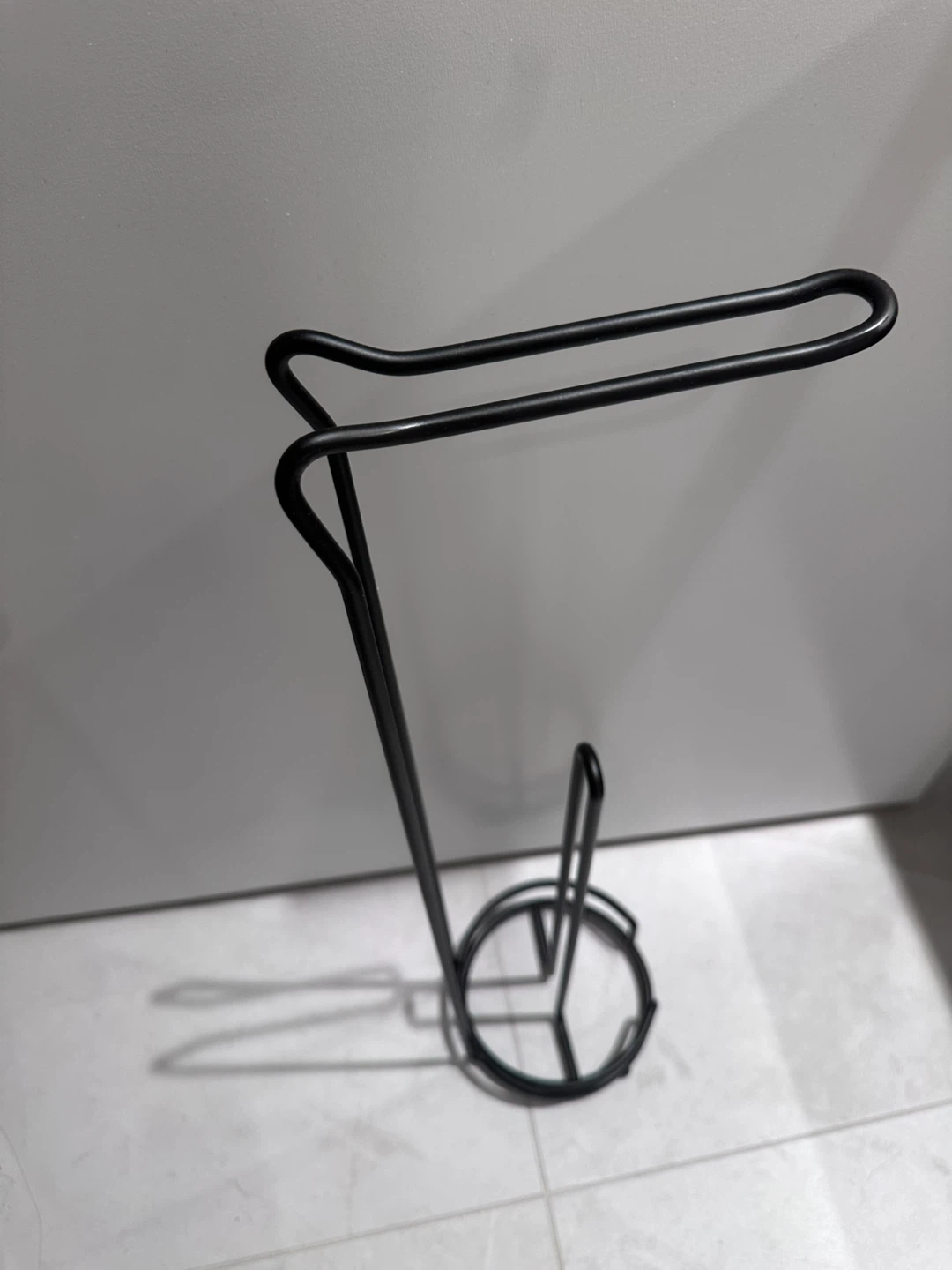 Solid Black Metal Toilet Paper Holder & Stand - photo 2