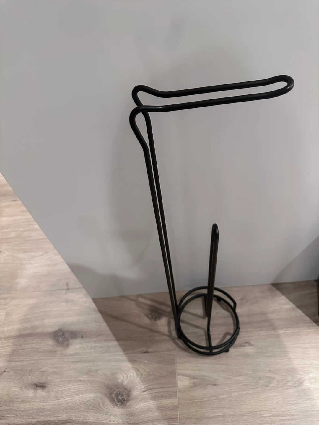 Solid Black Metal Toilet Paper Holder & Stand - photo 3