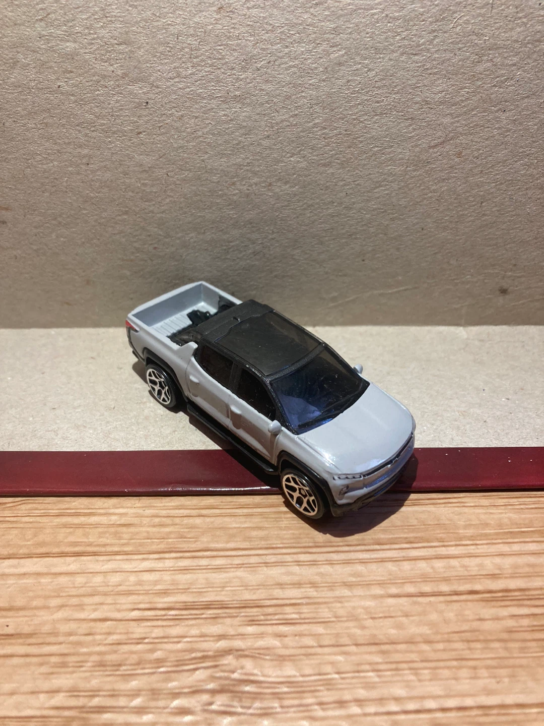 Hot Wheels Loose / Silverado EV RST / Silver