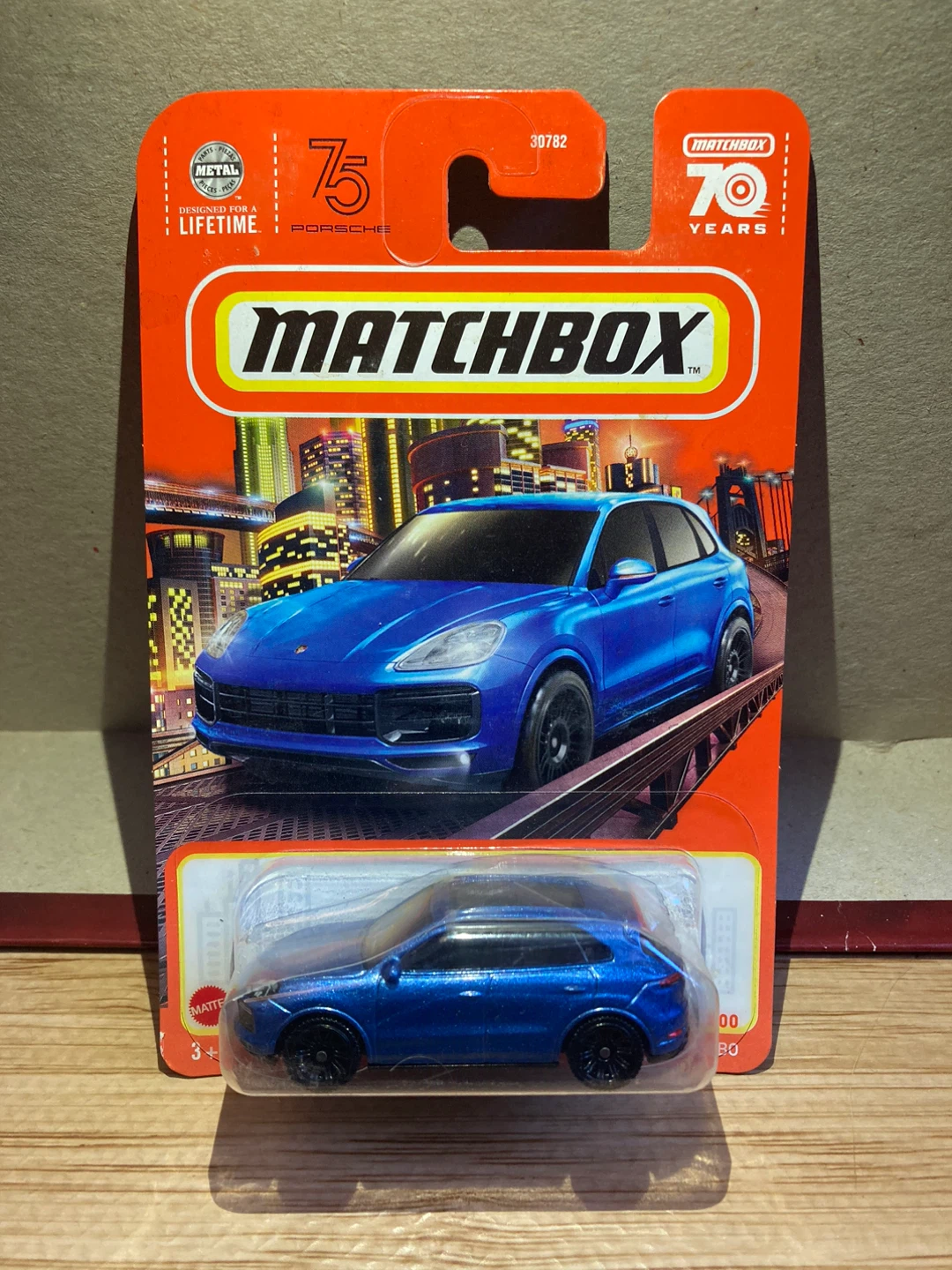 Matchbox / Porsche Cayenne Turbo / Blue
