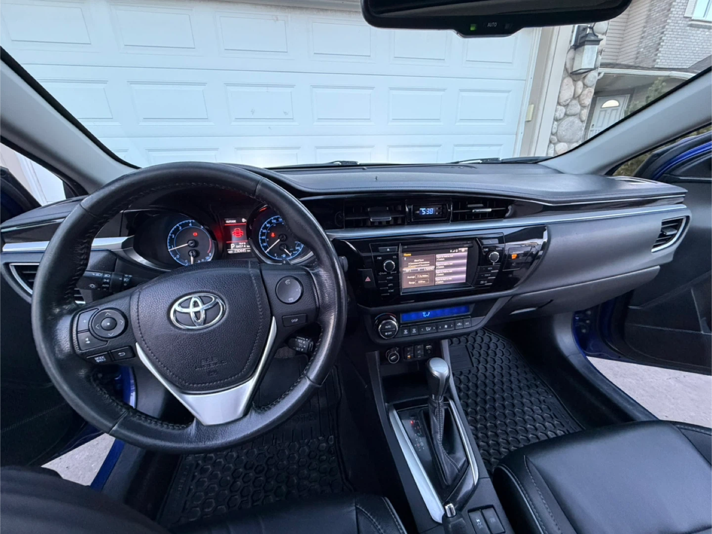 Blue Toyota Corolla - Excellent Condition - photo 2