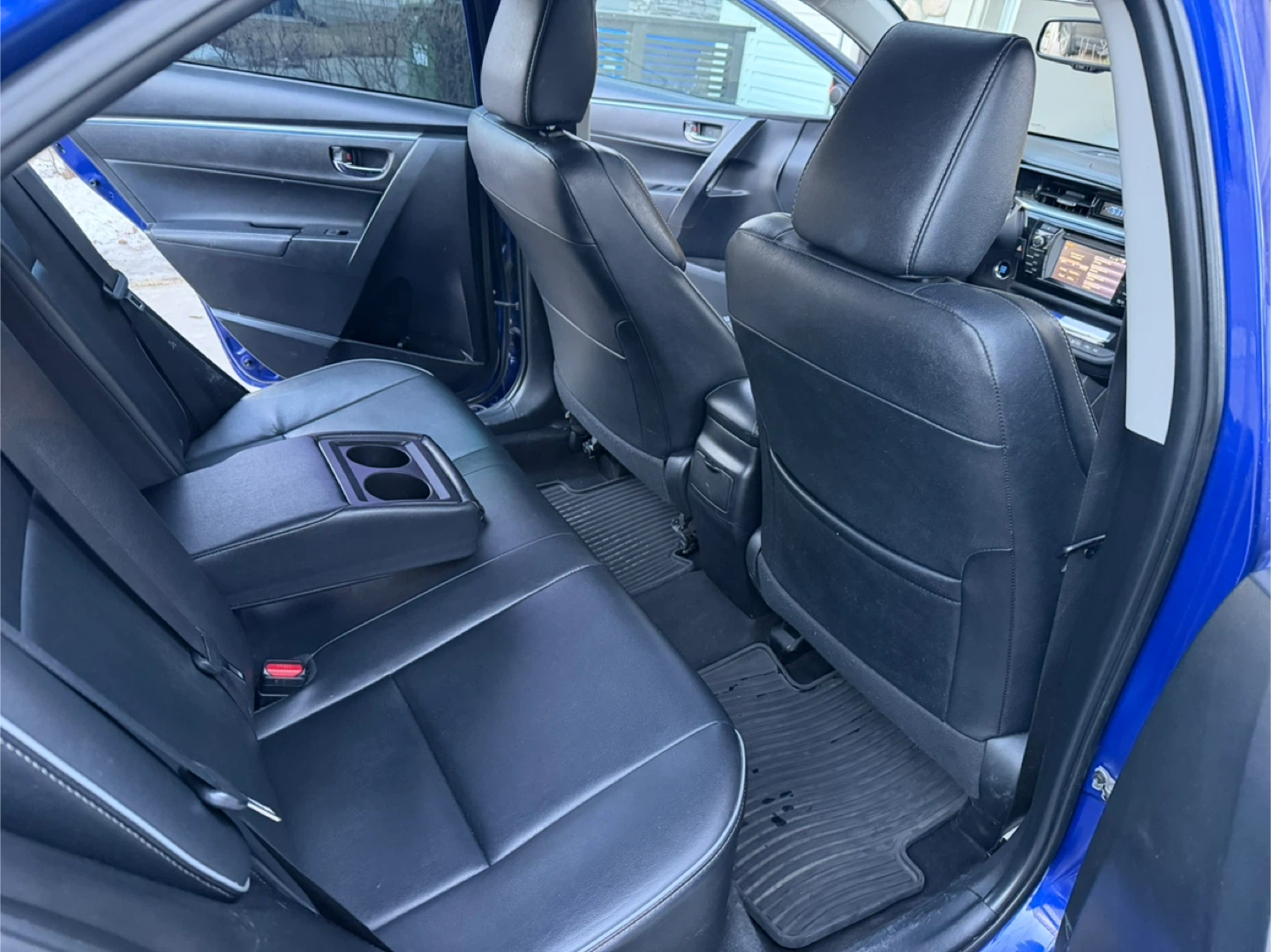 Blue Toyota Corolla - Excellent Condition - photo 5
