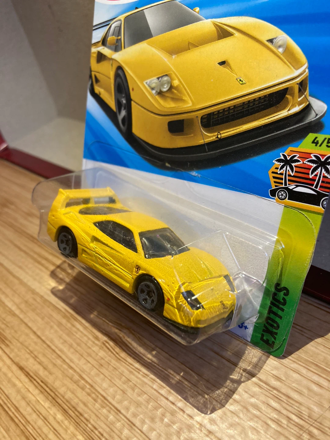 Hot Wheels / Ferrari F40 Competizione / Yellow - photo 2