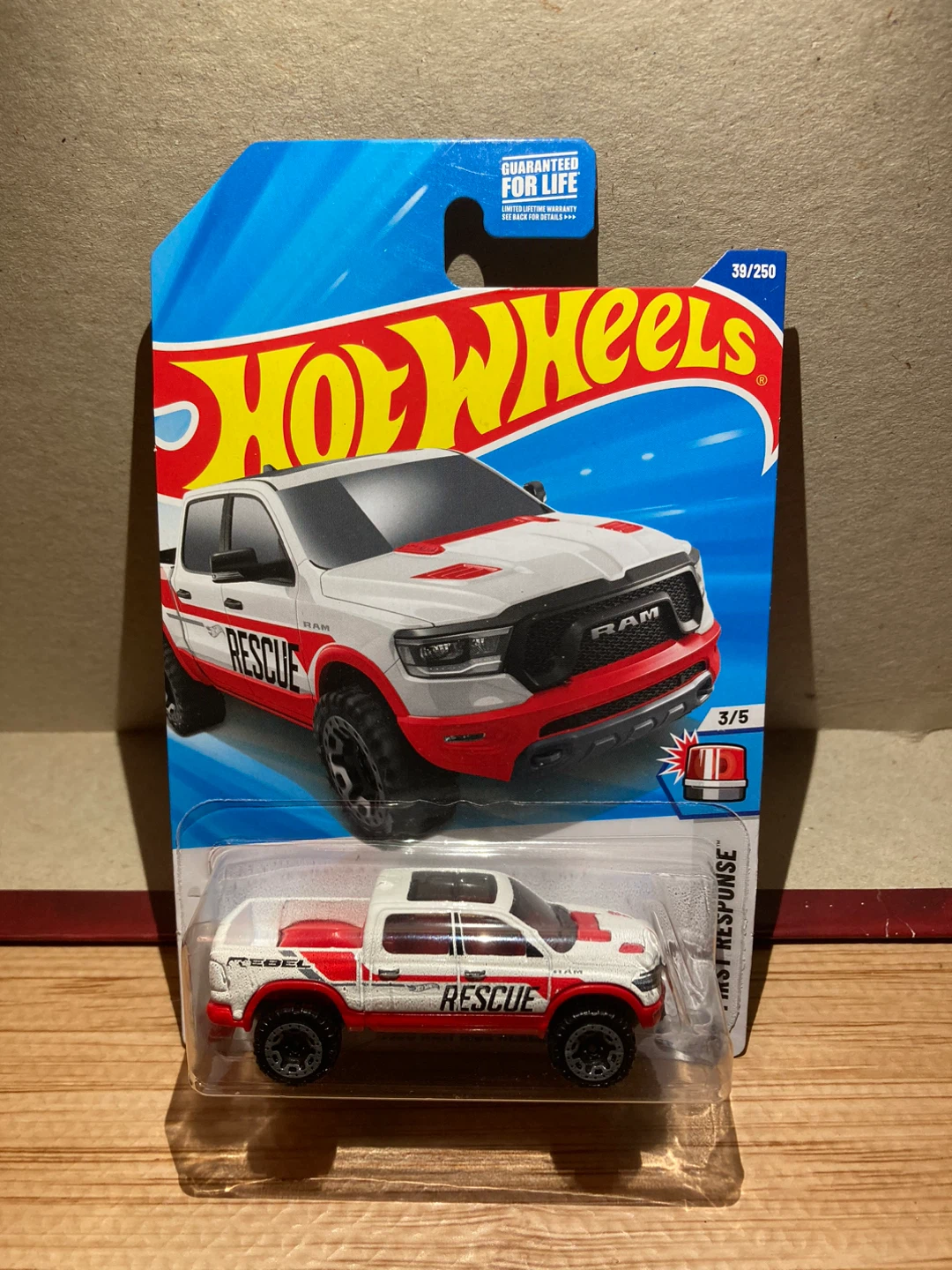 Hot Wheels / 2020 Ram 1500 Rebel Rescue / White