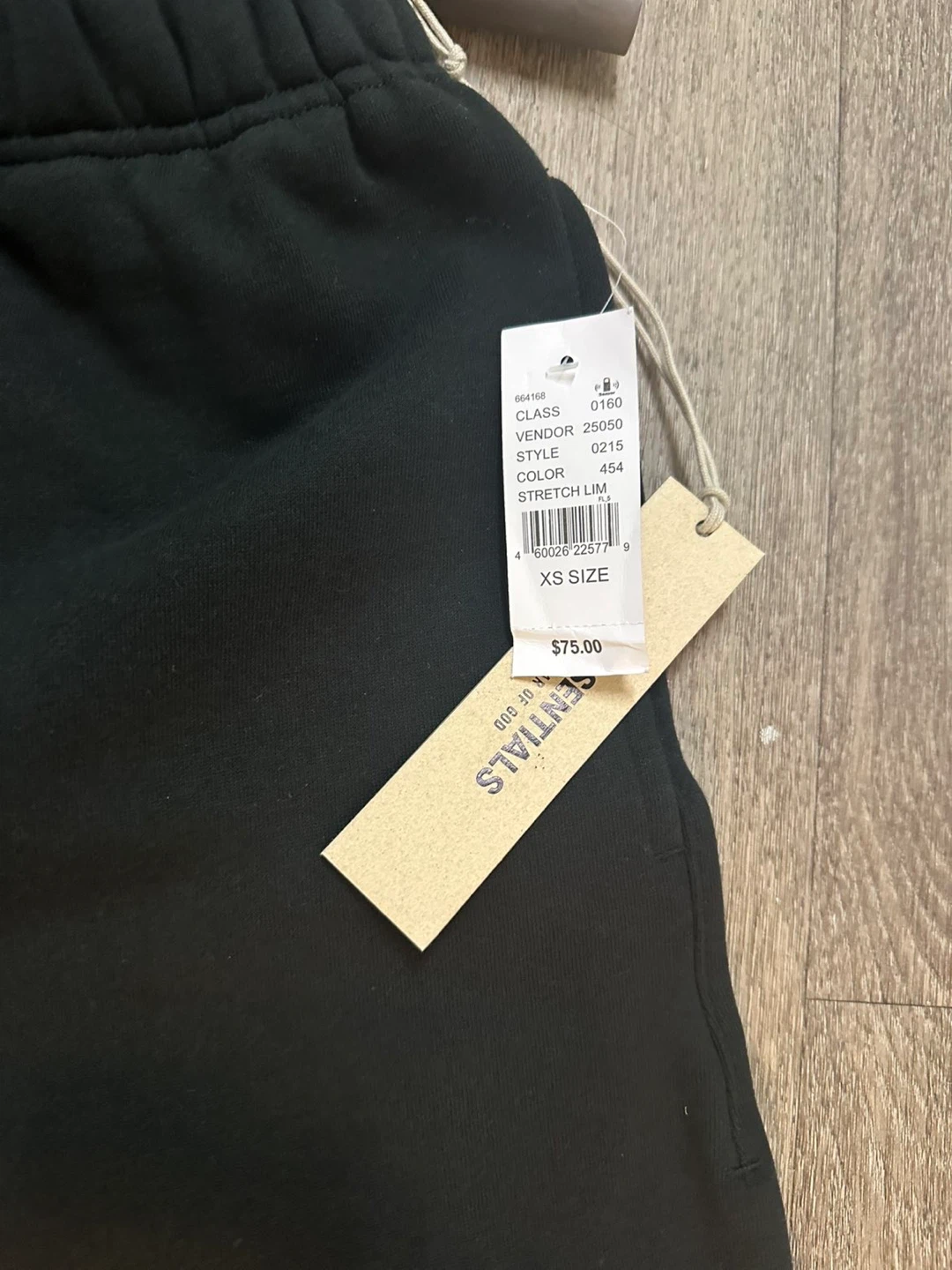 Essential Shorts Size Xs (Brand new) - photo 2