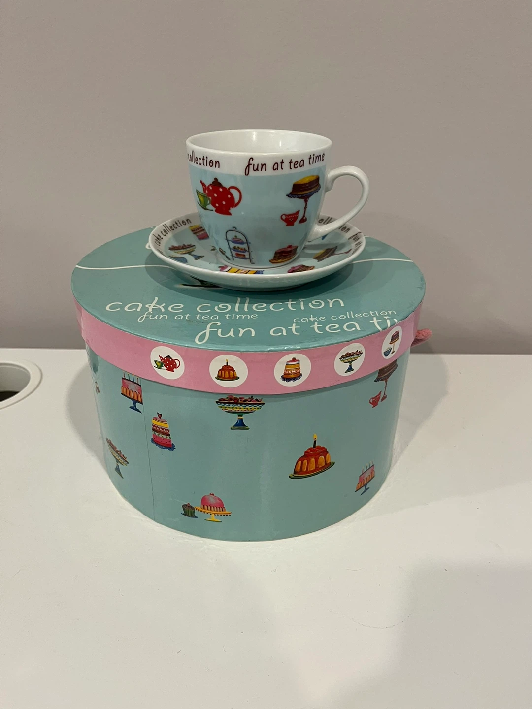 Cake Collection Tea Cup and Saucer with Keepsake Box - photo 2