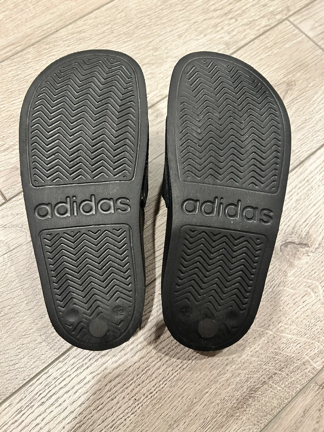 Adidas Spiderman Slides - Kids Size 12K - photo 3
