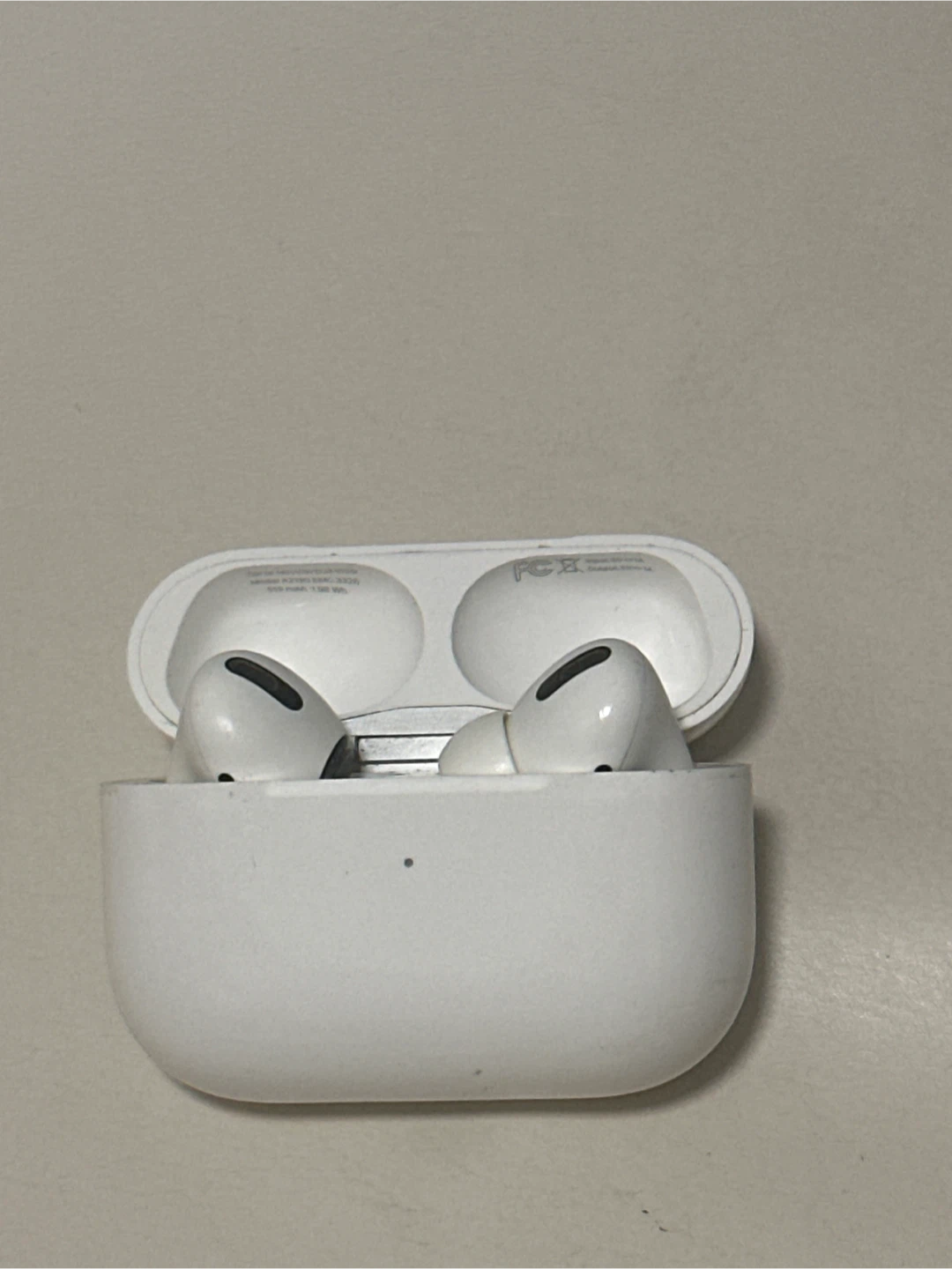 USED Apple AirPods Pro 2