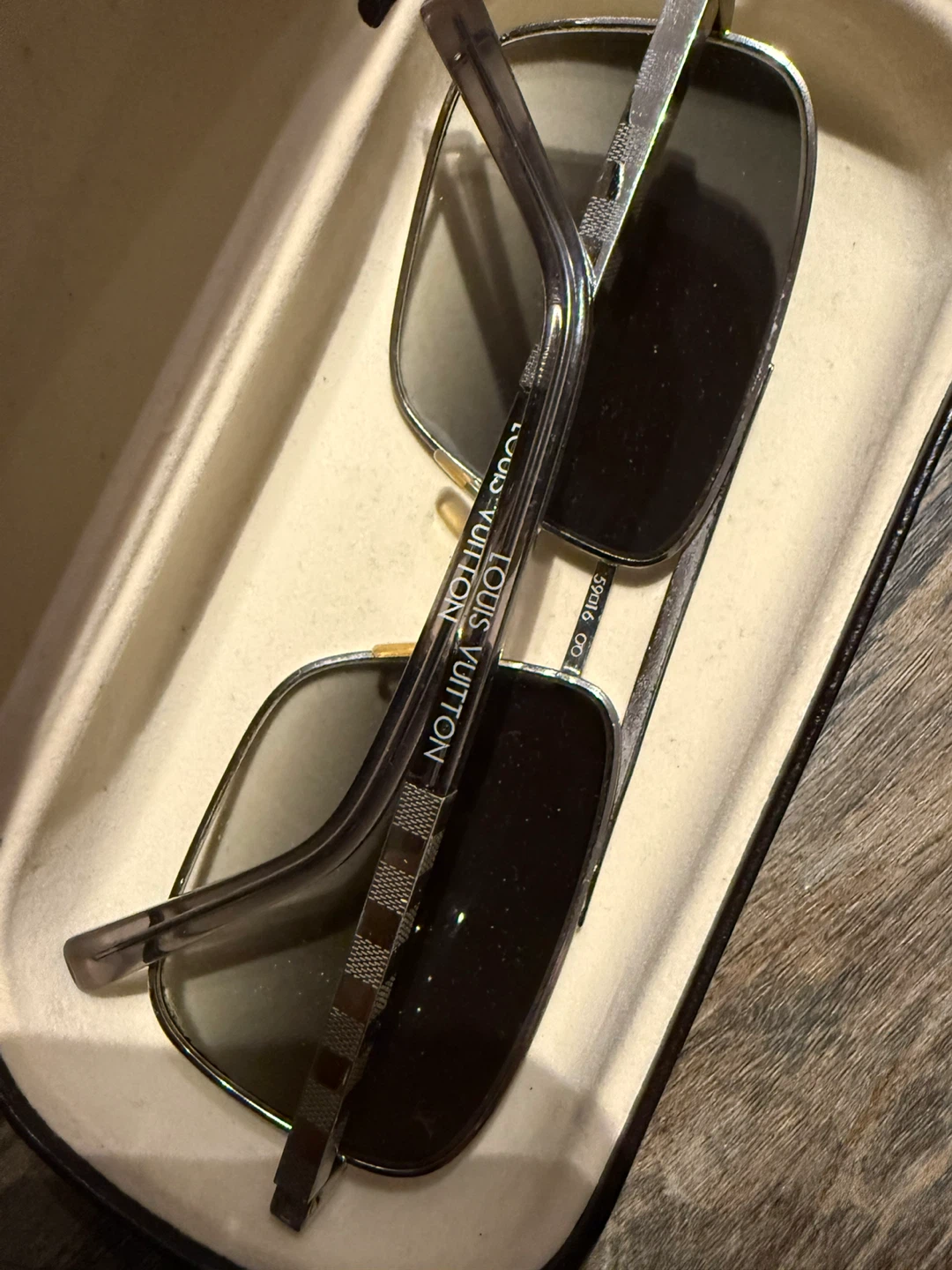 Louis Vuitton Sunglasses with Case - photo 3