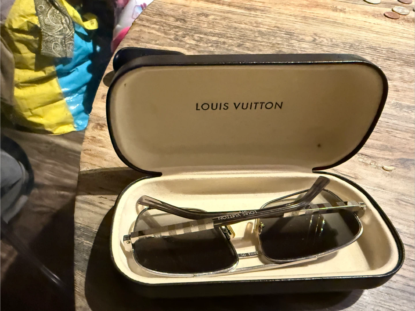 Louis Vuitton Sunglasses with Case - photo 2