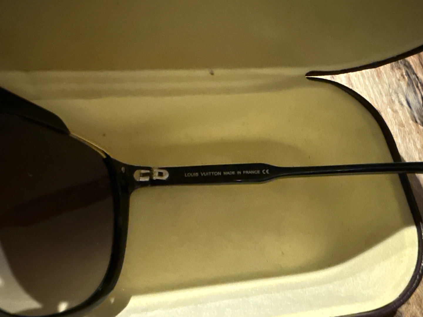 Louis Vuitton Sunglasses with Case - photo 3