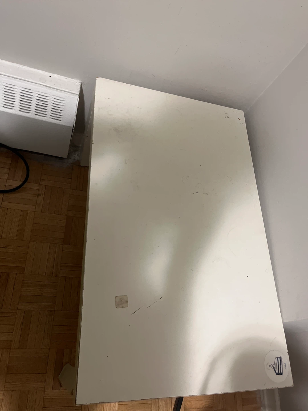 White table top