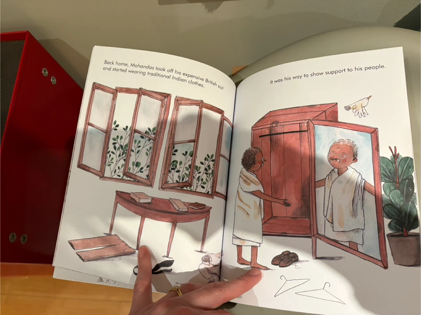 Little People, BIG Dreams Mahatma Gandhi Book - photo 3
