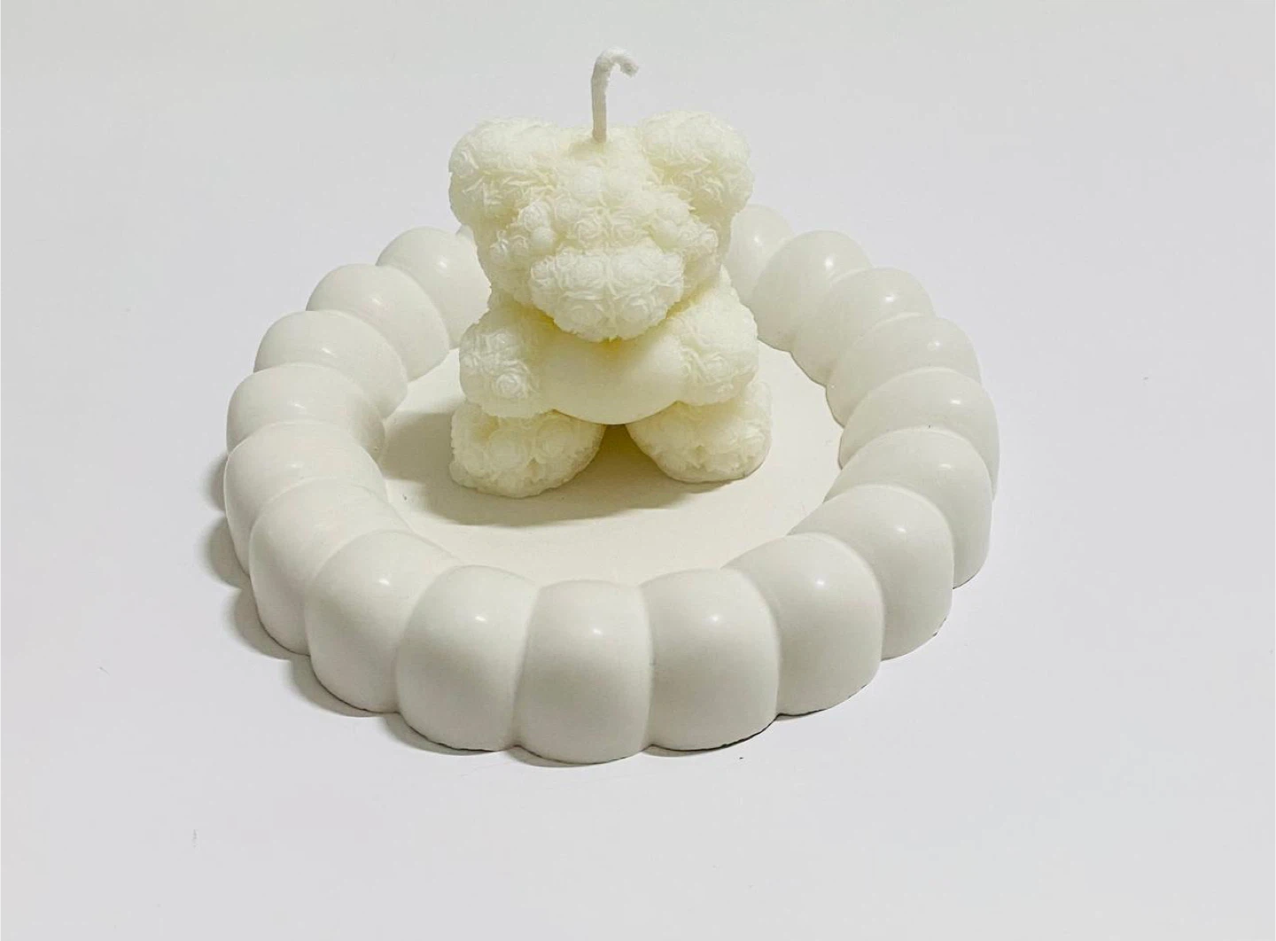 Rose teddy bear candle with heart White color
