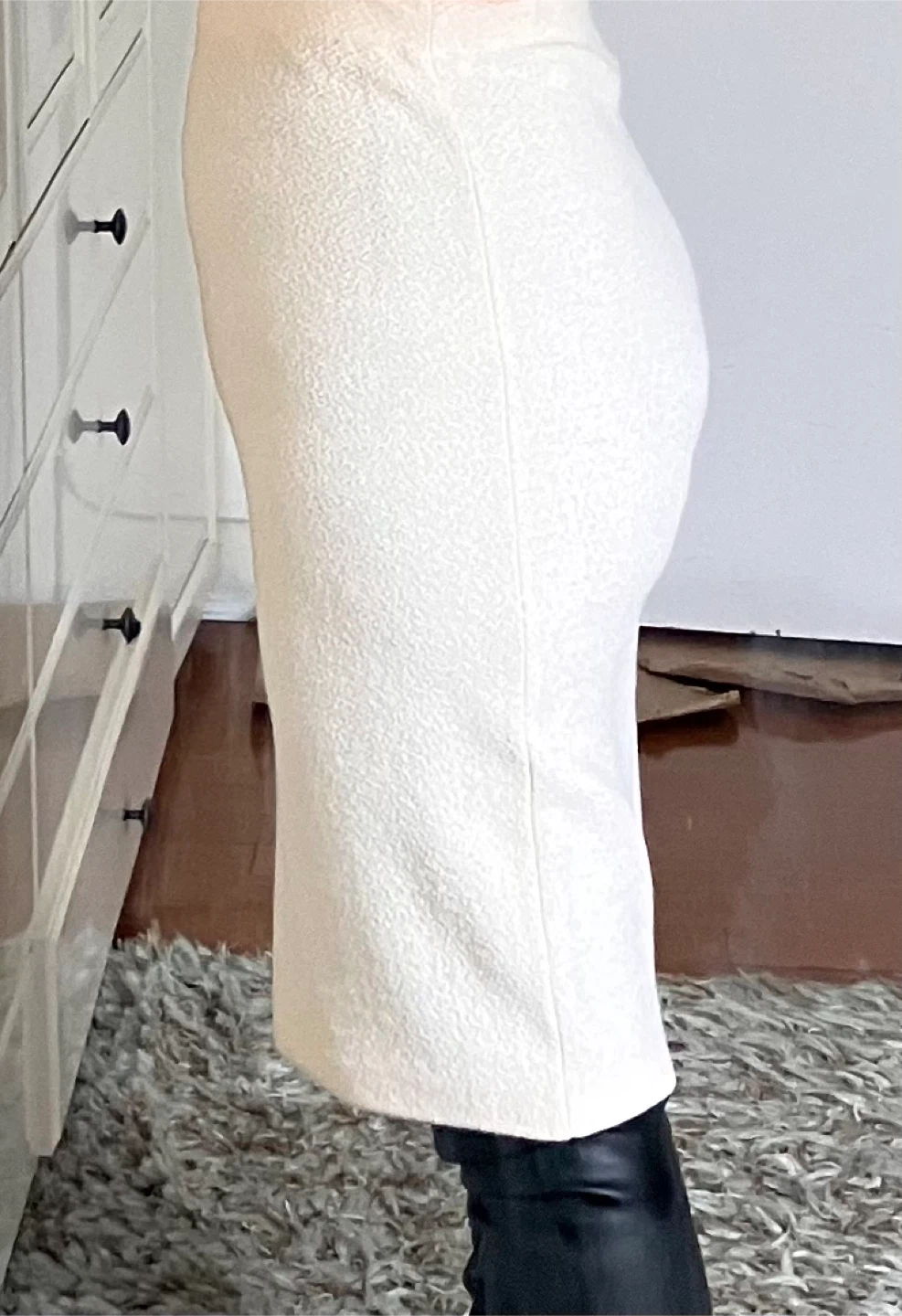 St. John Collection Cream Textured Knit Pencil Skirt Size 6 - photo 2