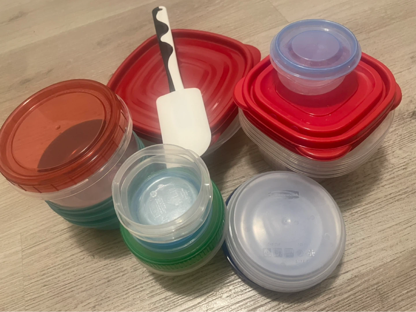 Rubbermaid Food Storage Containers with Spatula