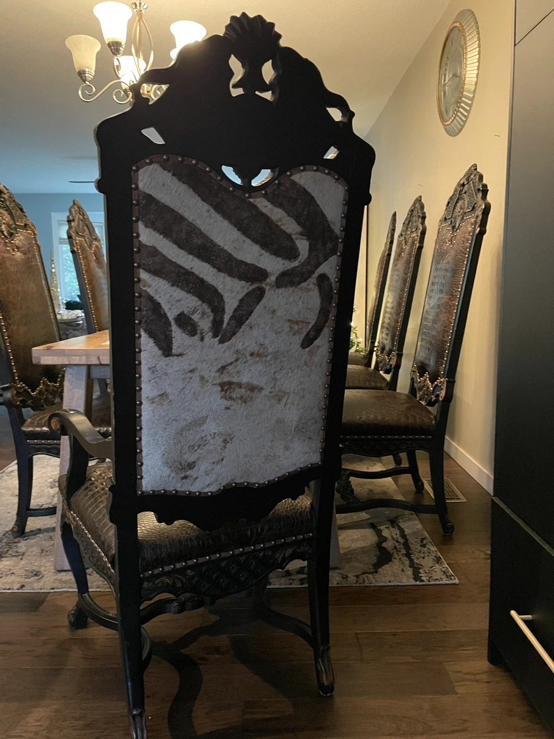 Set of 8 Dining Chairs with Zebra and Crocodile Uphol + Hutch - photo 4