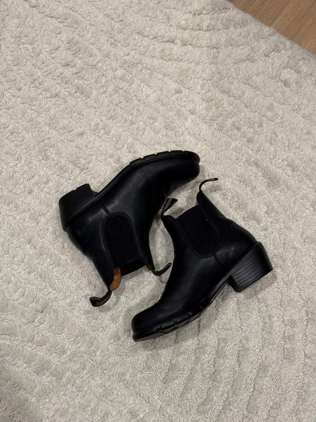 Blundstone Black Leather Chelsea Boots