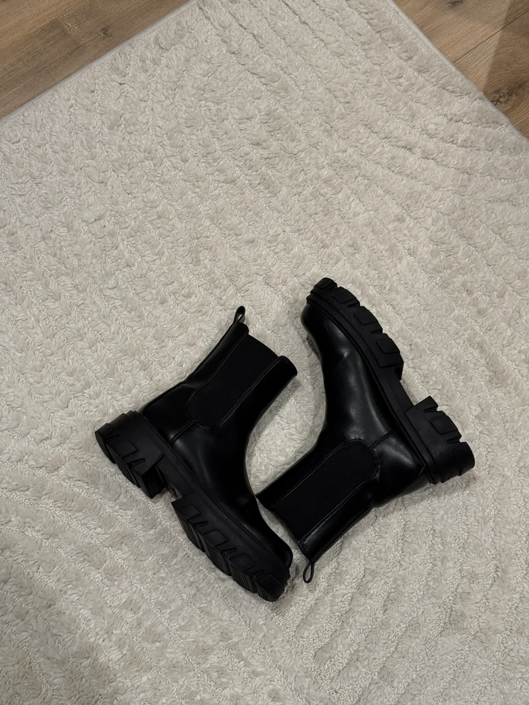 OAK + FORT Black Chelsea Boots - Size 7