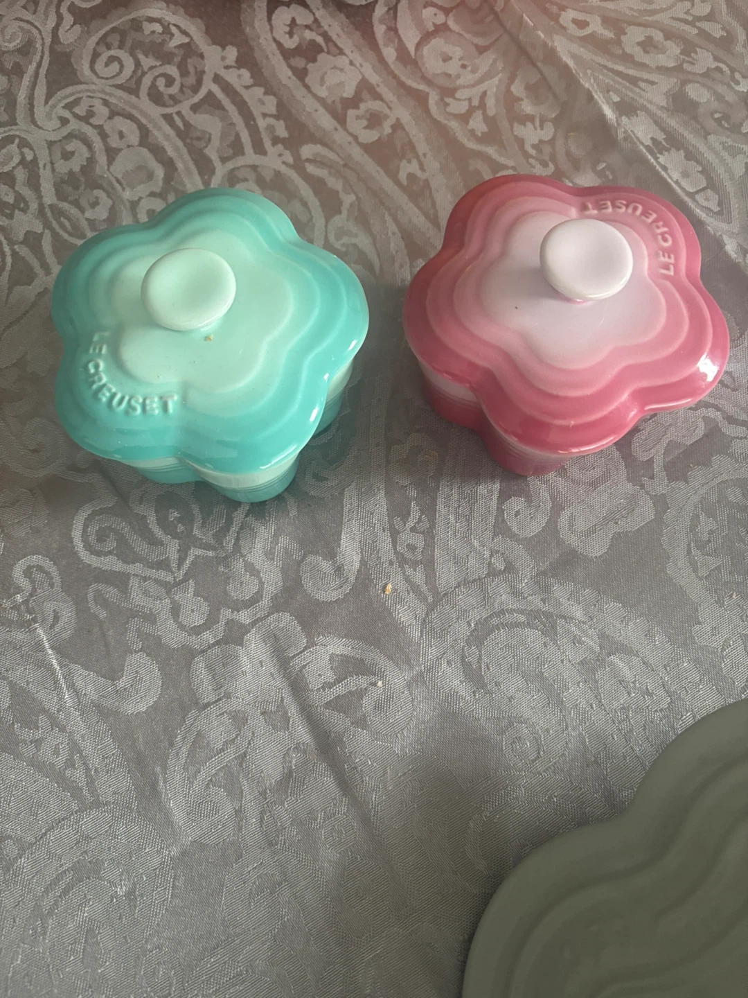 Le Creuset Flower Ramekins - Set of 2 (Pink & Teal)