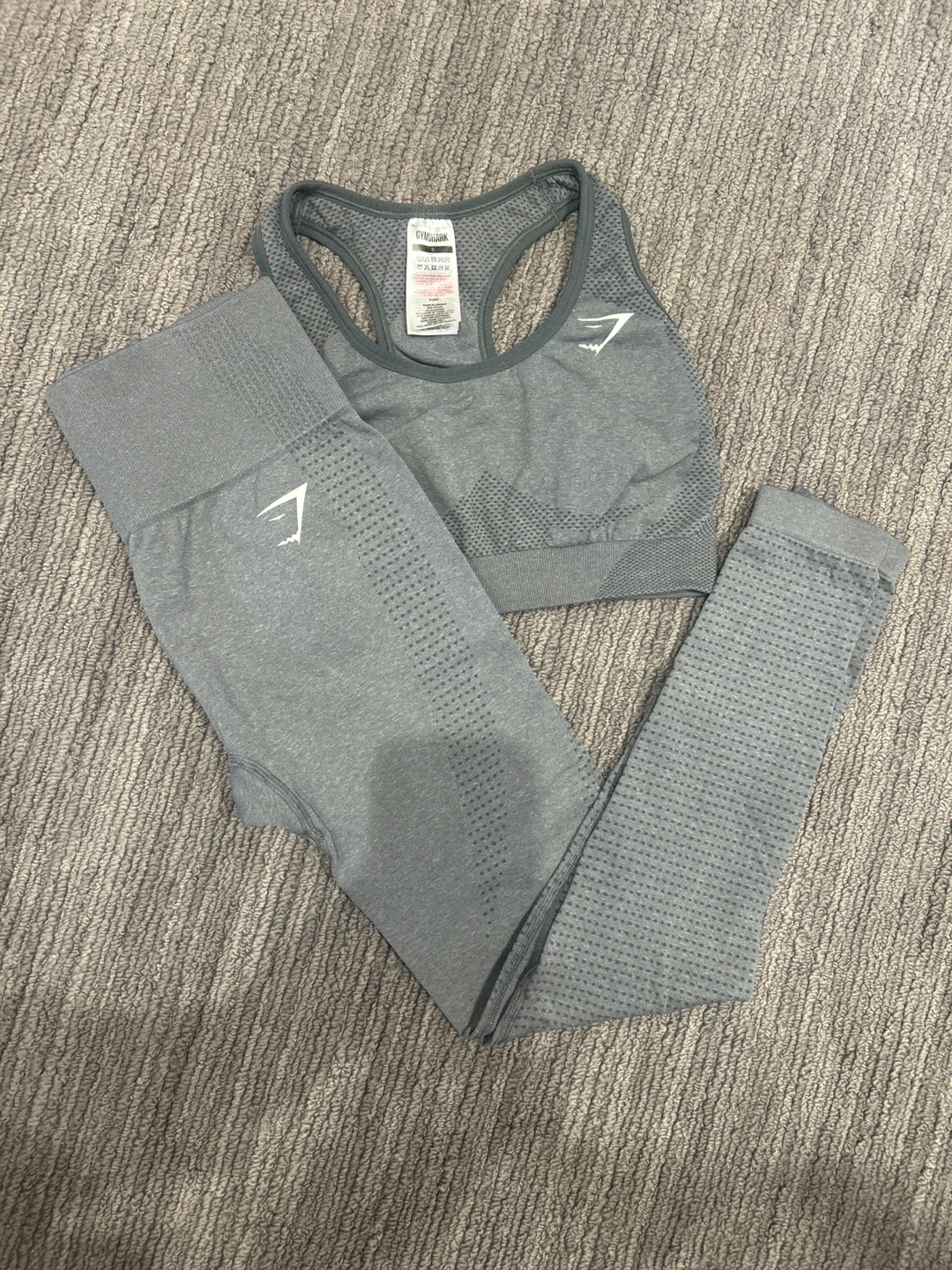 Gymshark Seamless Sports Bra and Leggings Set - Grey
