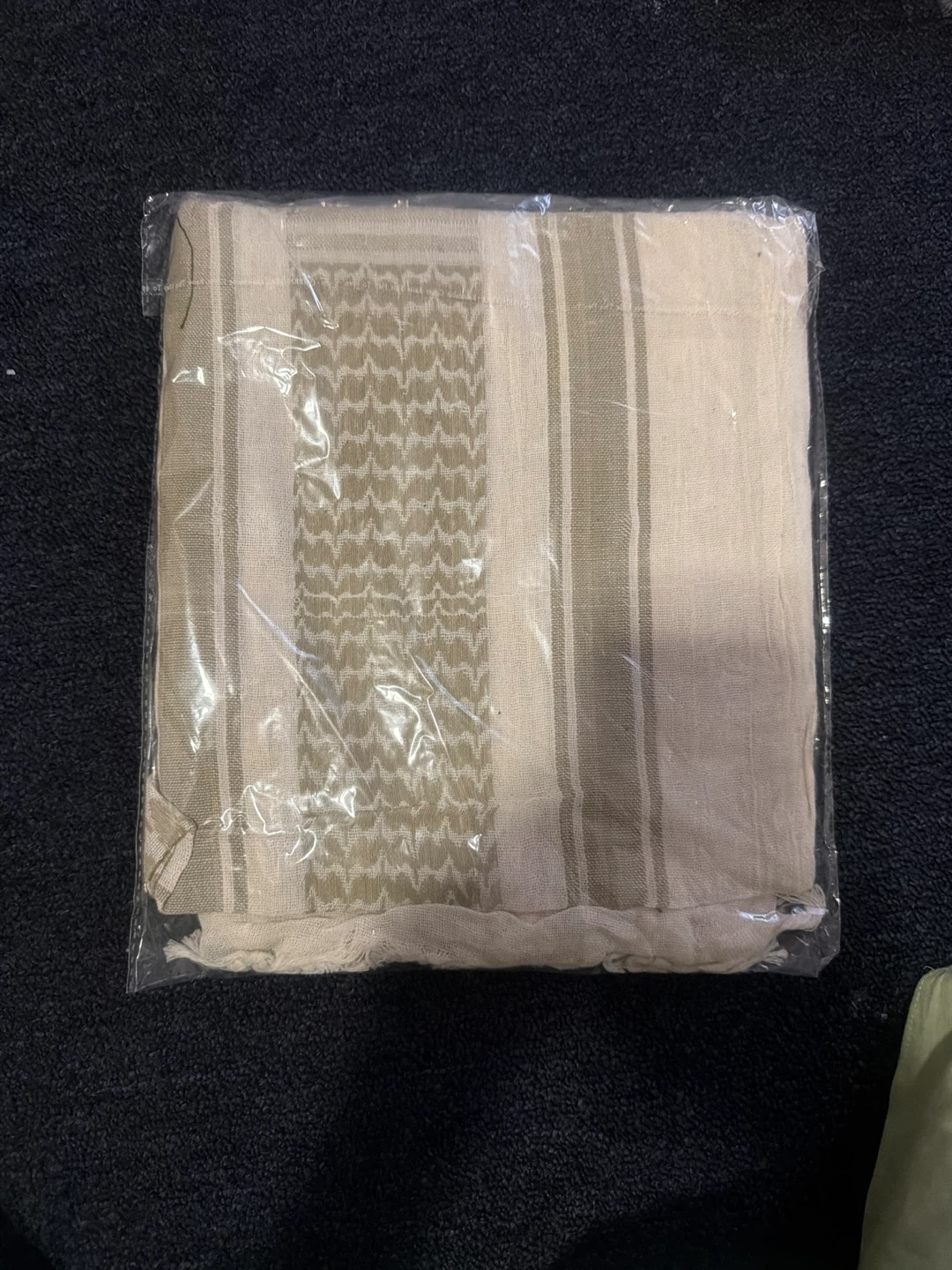 Keffiyeh Scarf Set - Beige & Red Star Pattern - photo 3