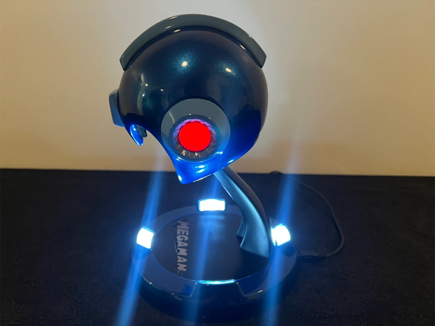 Mega Man Collector's Edition Quality Resin Light-Up Helmet - photo 2