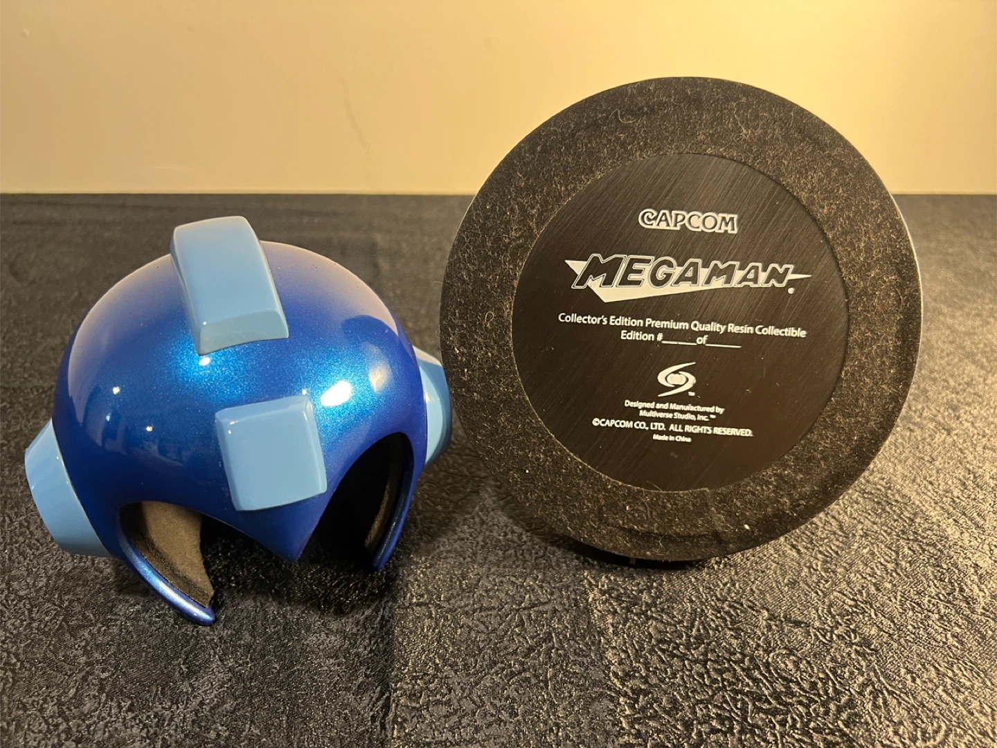 Mega Man Collector's Edition Quality Resin Light-Up Helmet - photo 4