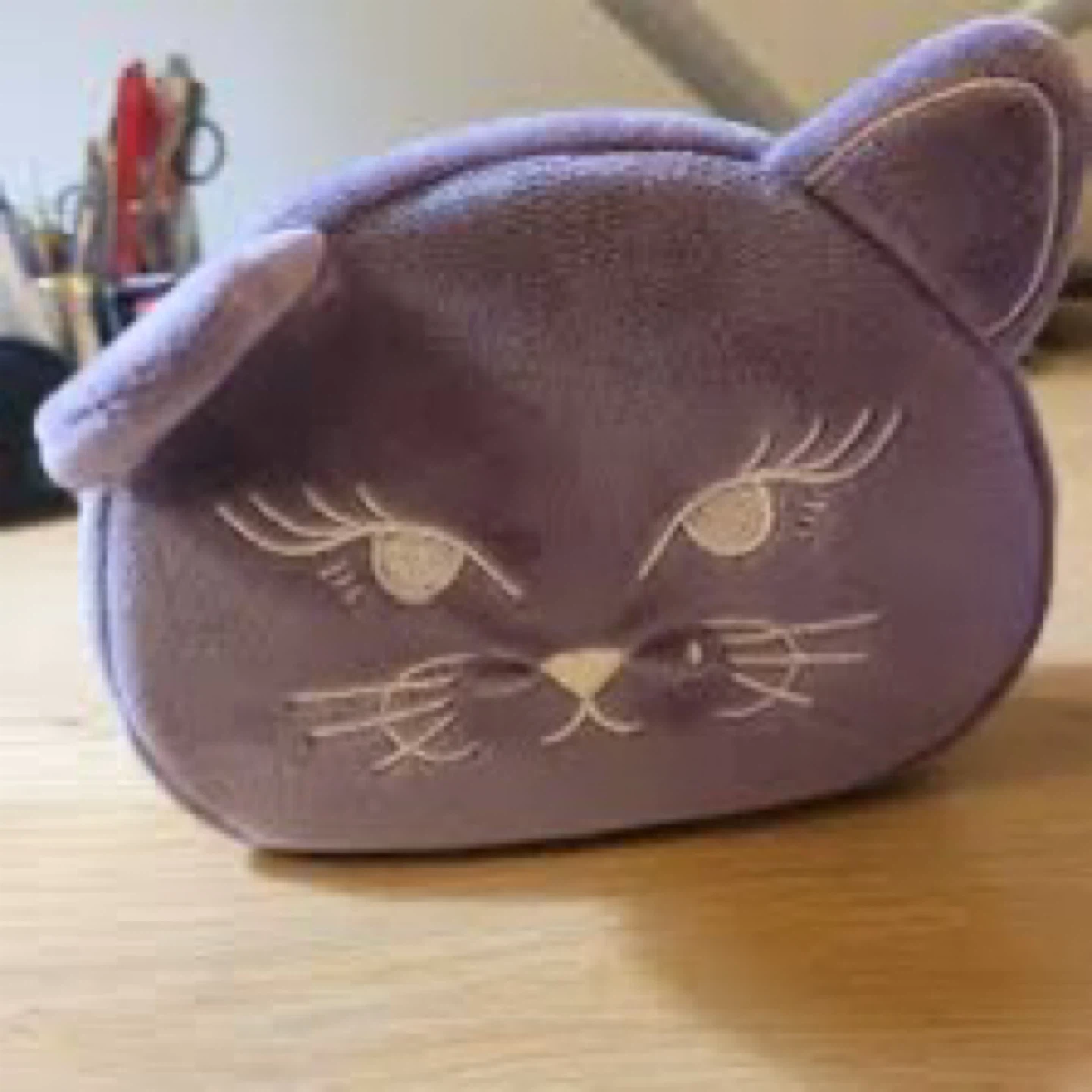 New CUTE Lisa Eldridge Velvet Cat Makeup Bag - Purple