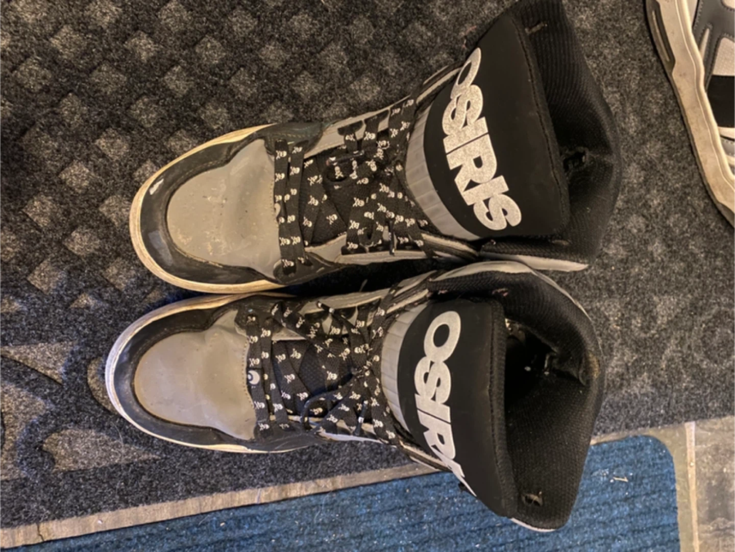 Osiris High Top Skate Shoes size 8 men’s