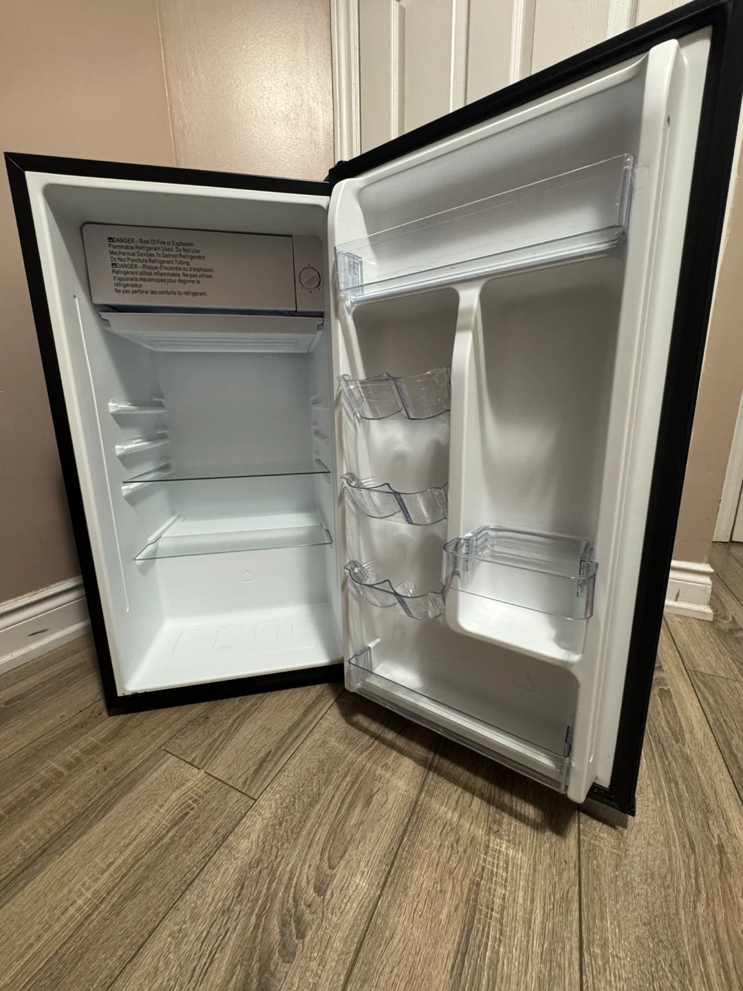 Hamilton Beach 3.3 cu ft Compact Refrigerator (Black). - photo 2