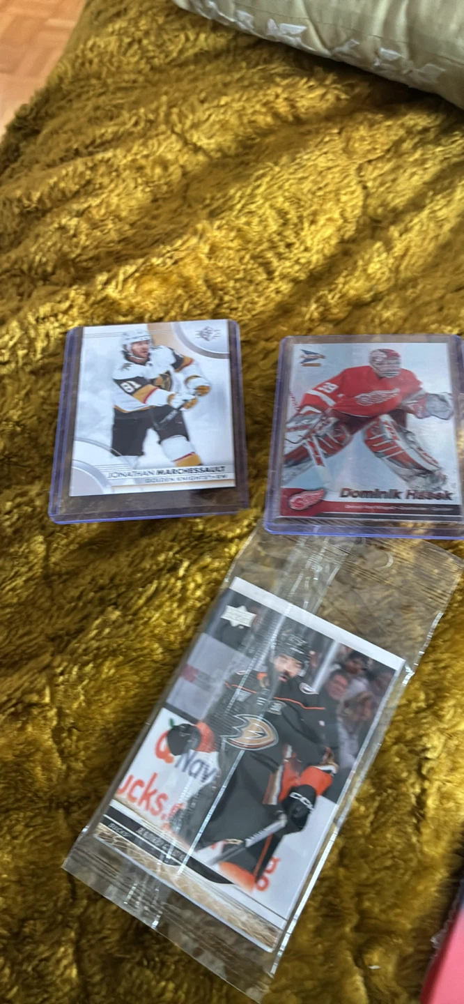 Presstine Card Accessories & Hockey Cards - photo 2