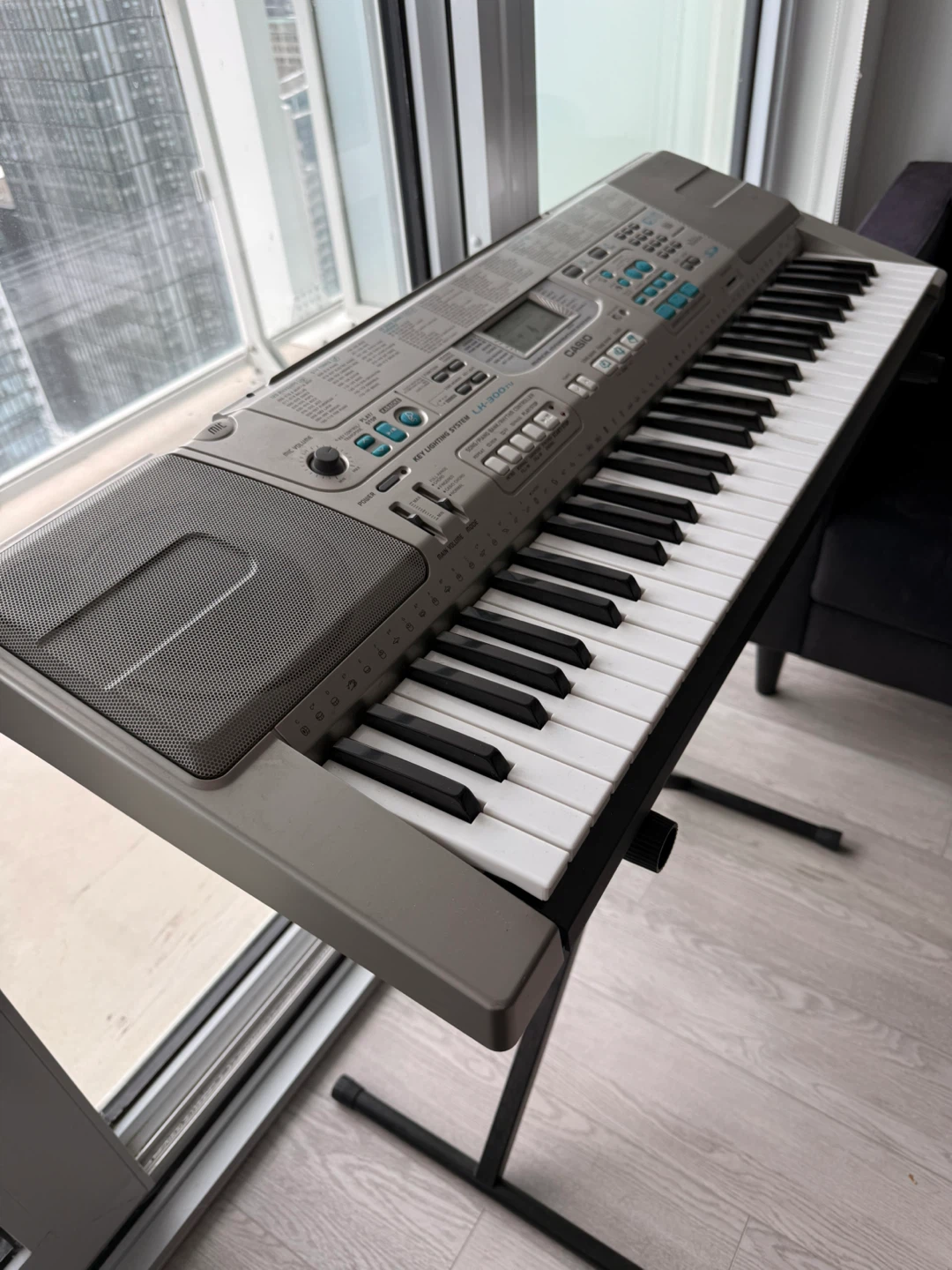 Casio LK 300tv Light-Up Keyboard + Stand - photo 3