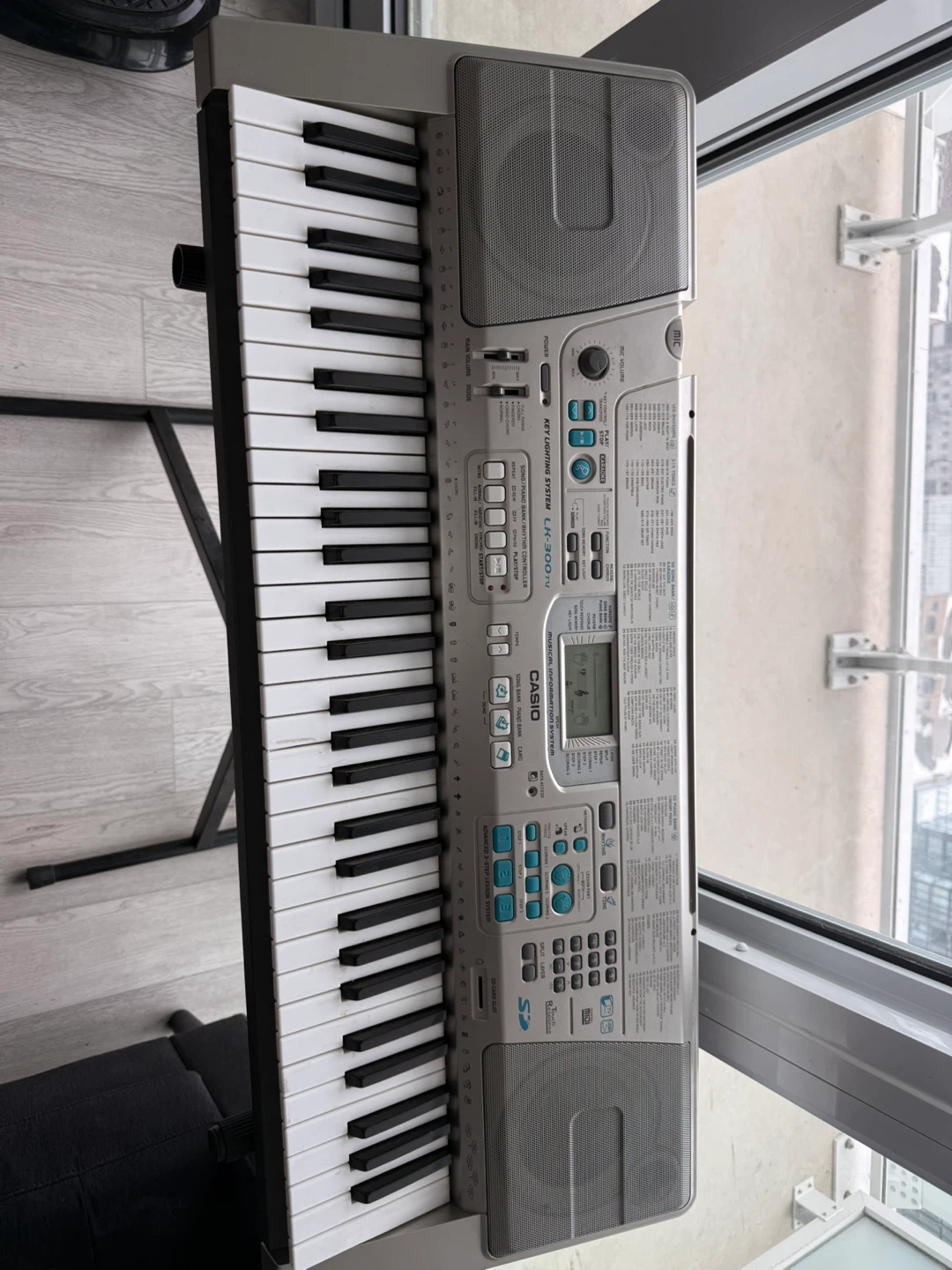Casio LK 300tv Light-Up Keyboard + Stand - photo 2