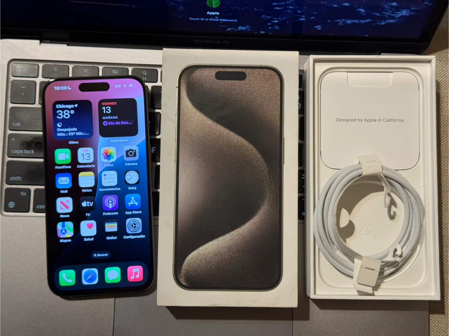 Apple iPhone 15 Pro - photo 2