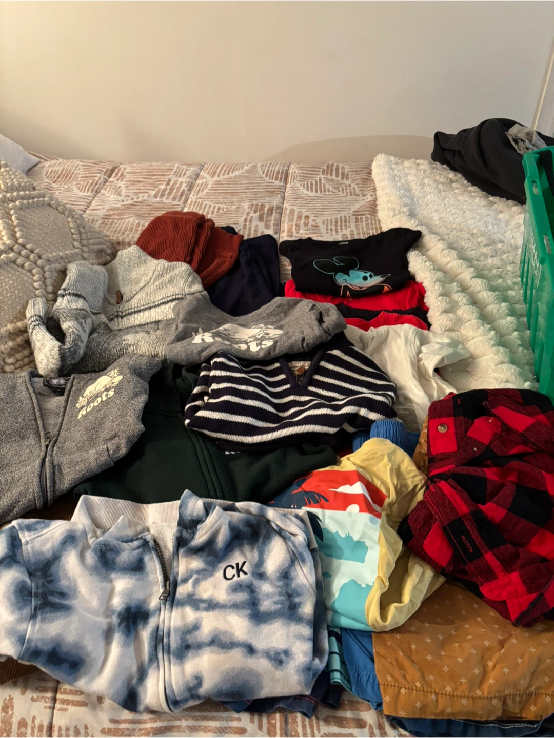 Boy lot clothing 5-6t