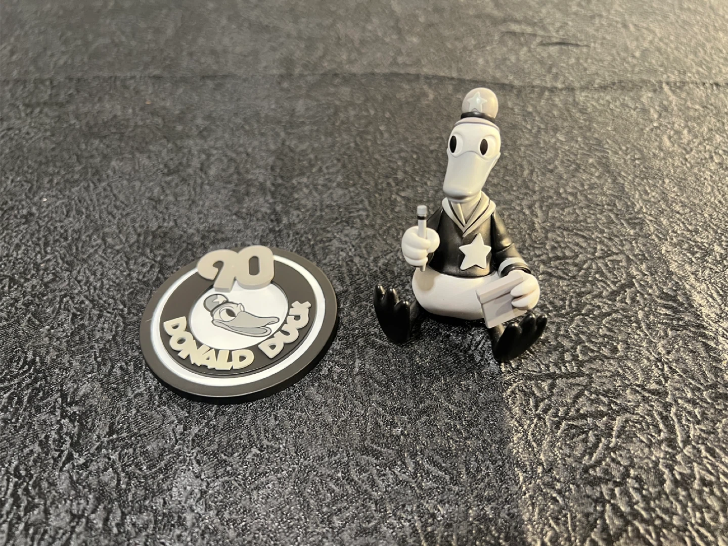 Pop Mart Disney Donald Duck 90th anniversary Figure - photo 2