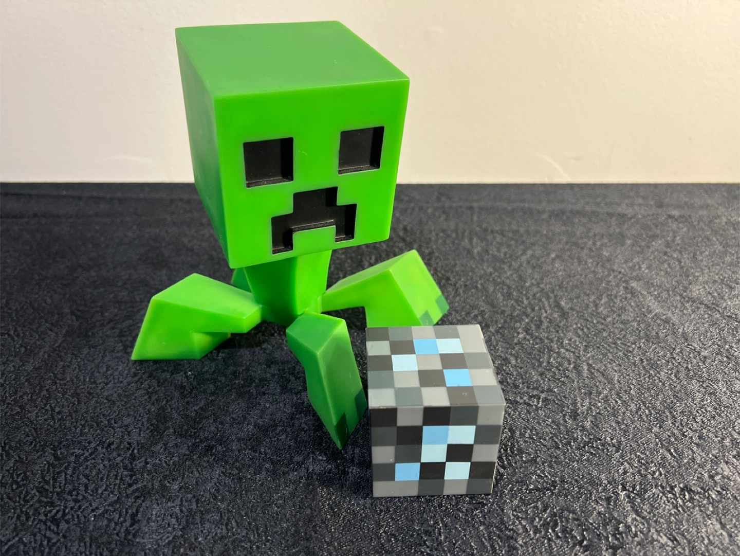 Minecraft Creeper Vinyl figure from JINX MOJANG out of box) - photo 3