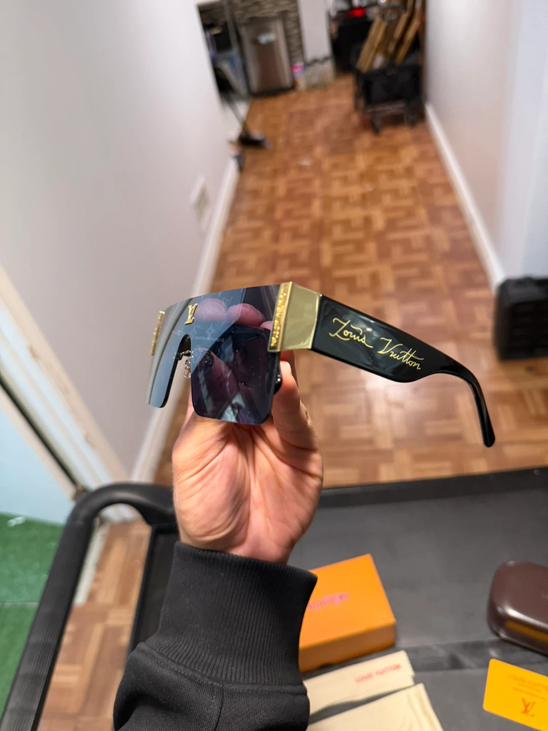 Louis Vuitton Sunglasses with Case and Box - photo 3