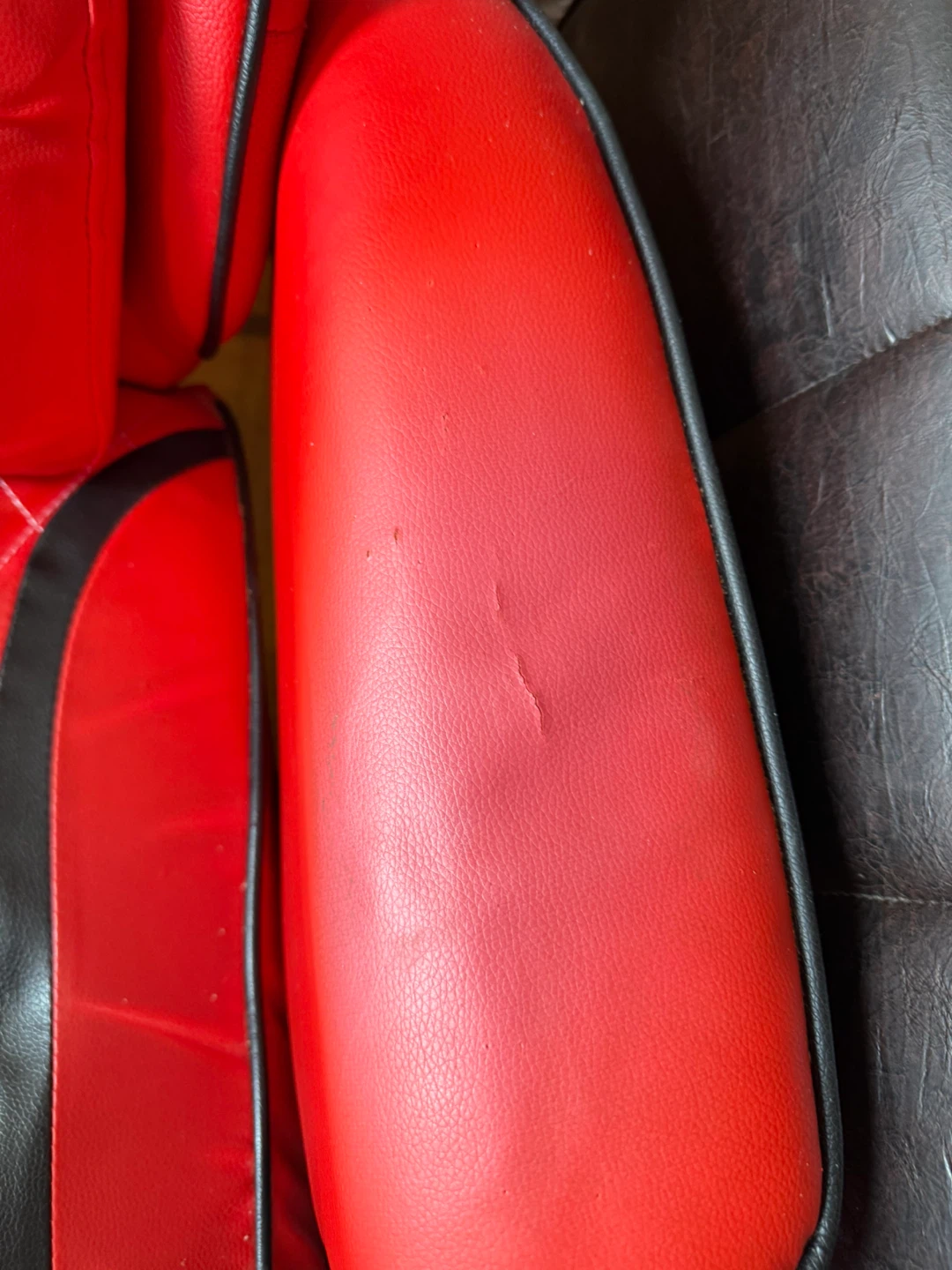 2 matching Gaming chairs with foot stools - photo 5