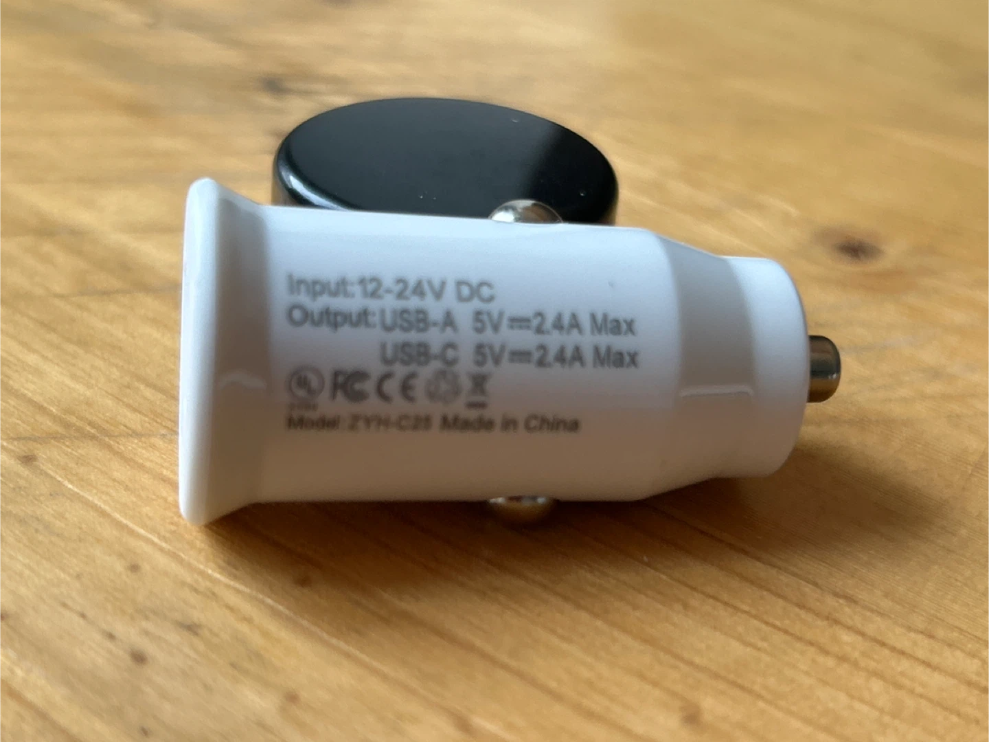White USB-A + USB-C Car Charger - photo 2