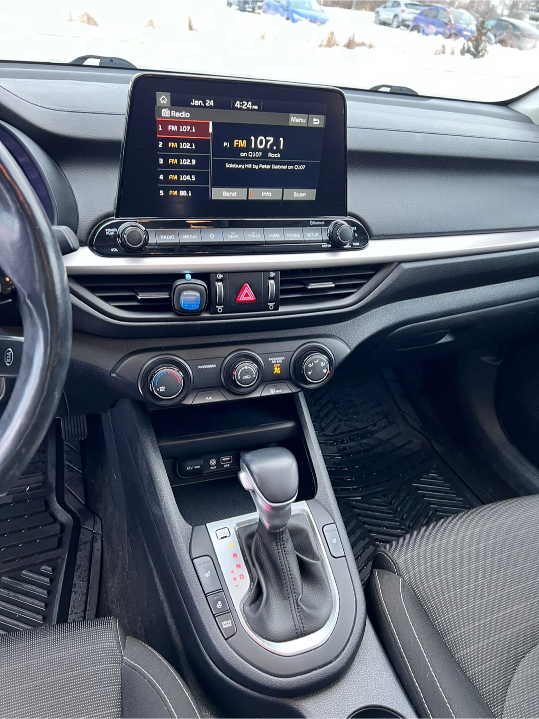 White Kia Forte LX Sedan  2019 - photo 5