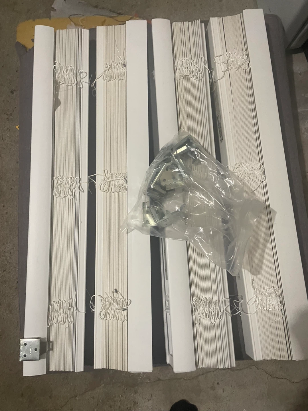 White Window Blinds (Set of 5) - photo 3