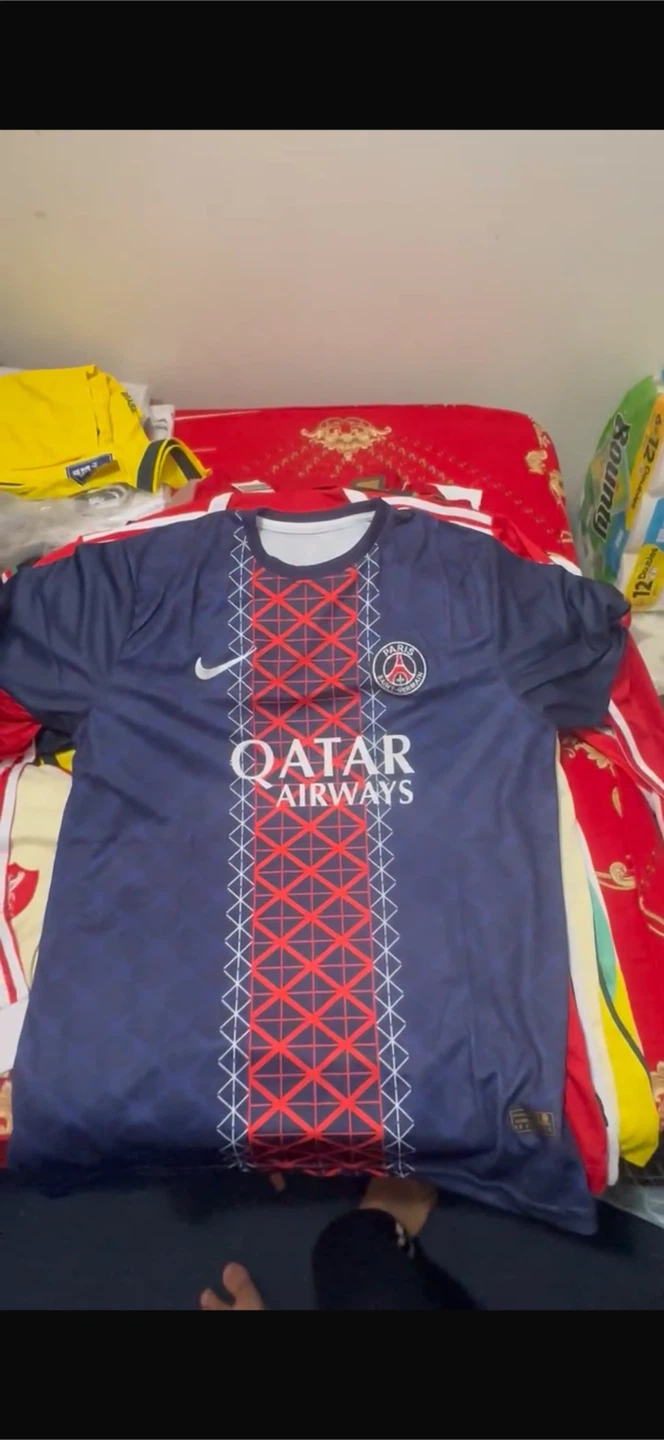 Paris Saint-Germain 2022/23 Stadium Third Jersey