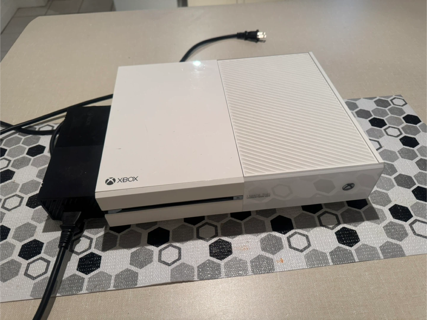 Microsoft Xbox One S Console - White - photo 3