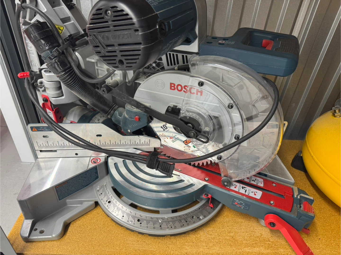 10 In. Dual-Bevel Glide Miter Saw CM10GD - photo 5