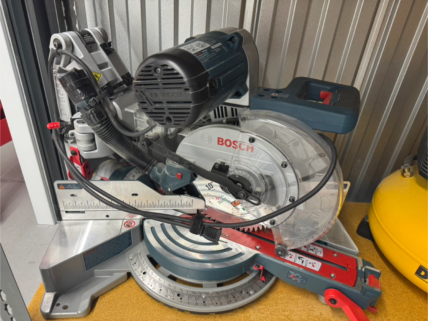 10 In. Dual-Bevel Glide Miter Saw CM10GD - photo 4
