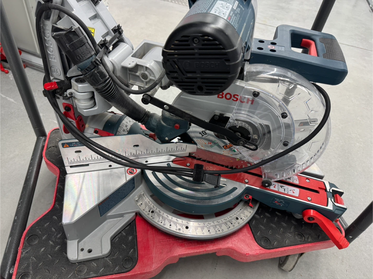 10 In. Dual-Bevel Glide Miter Saw CM10GD - photo 2