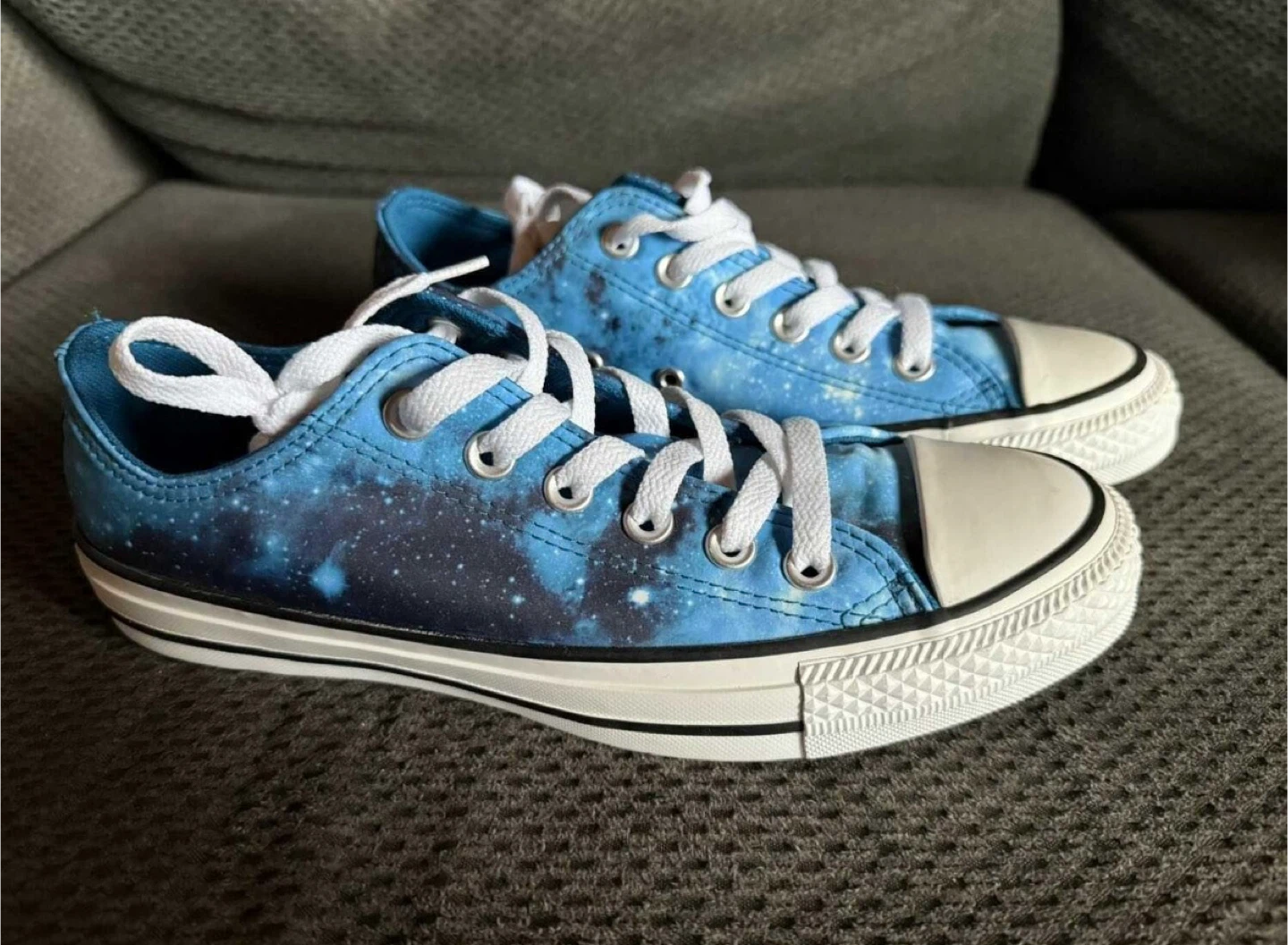 New Galaxy Converse - size 7.5