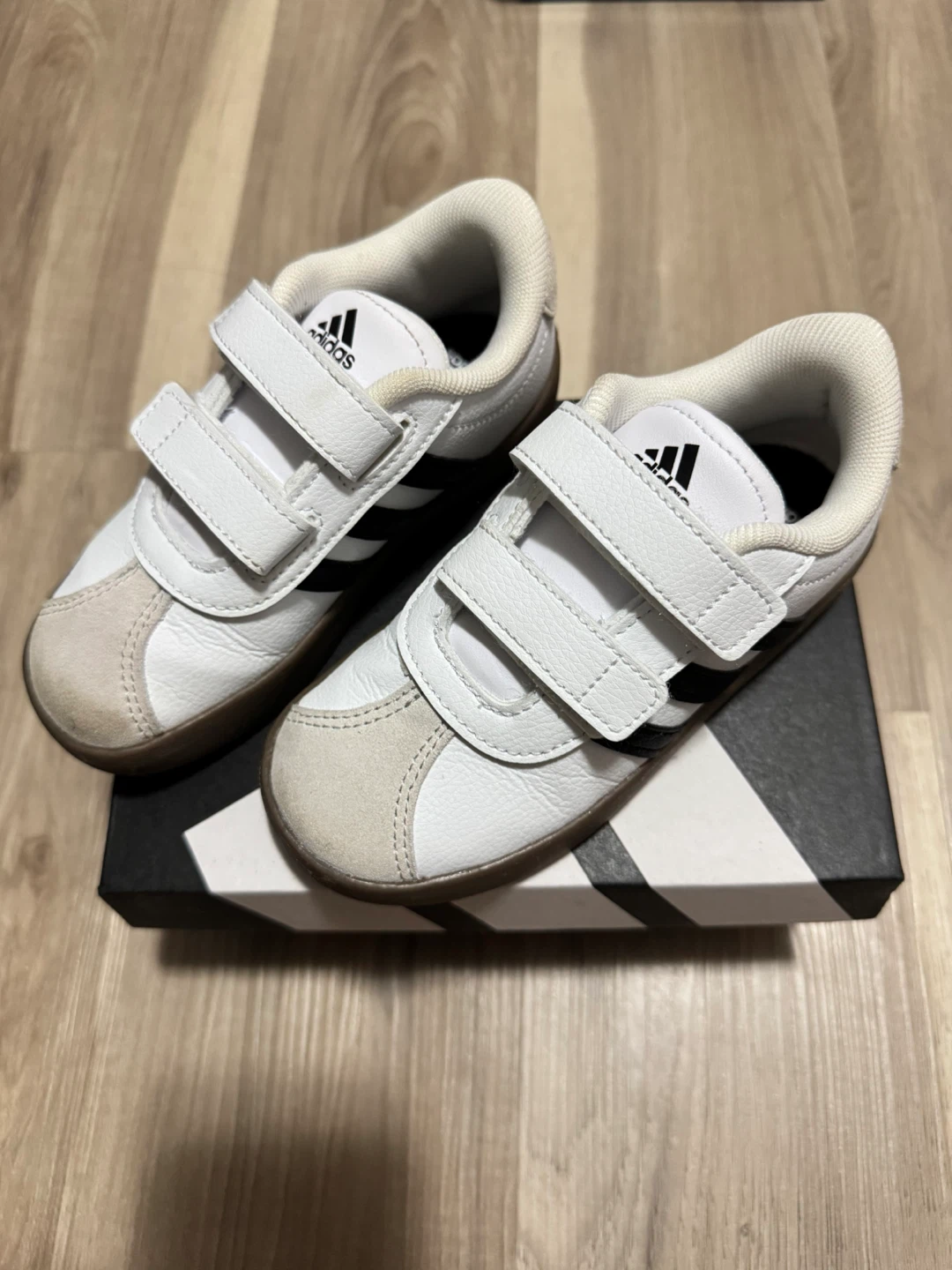 Adidas VL Court 3.0 size US 10 Shoes Kids